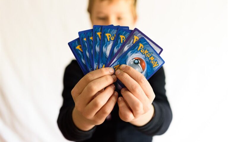 how to tell if a pokemon card is fake