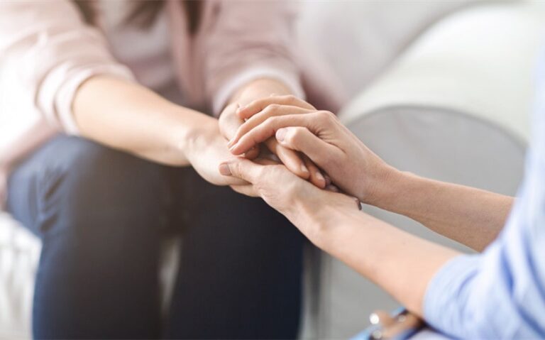 what to say to someone whose husband died