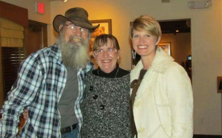 uncle si wife